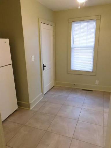 Main picture of 144 N 13th St