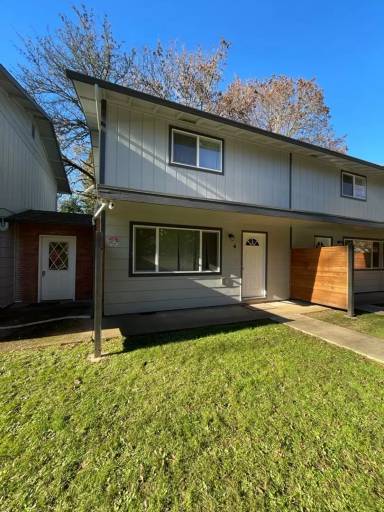 Main picture of 350 NW Willamina Dr