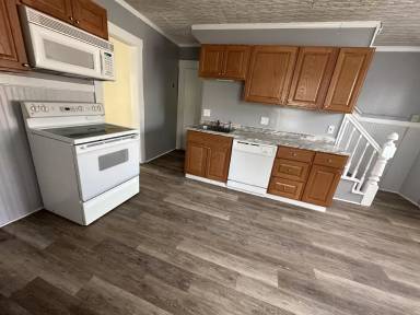 Main picture of 1654 N Main St