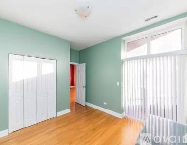Main picture of 2700 W Belmont Ave