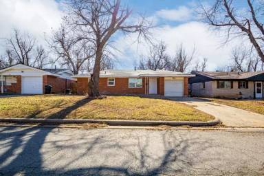 Main picture of 620 W Main St