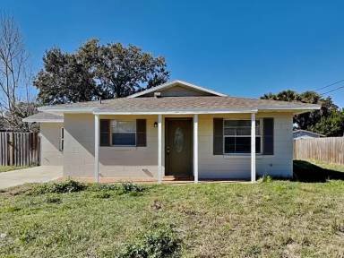 Main picture of 465 Oak Dr