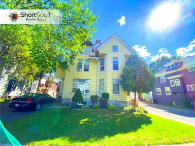 Main picture of 217 W Vine St