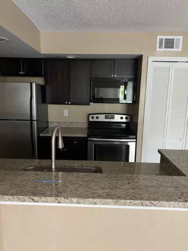 Main picture of VENETIAN PLACE CONDO