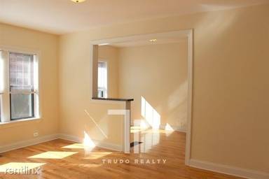 Main picture of 620-30 W Cornelia Ave