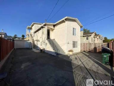 Main picture of 4032 Suter St