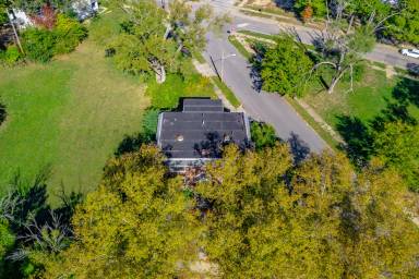 Main picture of 437 Allwen Dr