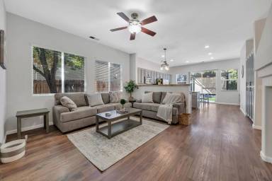 Main picture of 10577 Eagle Falls Way
