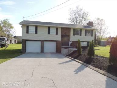 Main picture of 313 Foster Ct