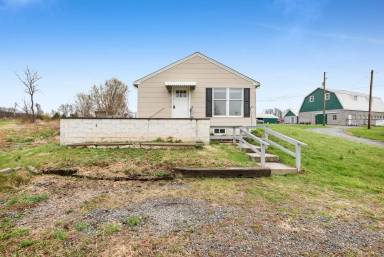 Main picture of 2284 Warner School Rd