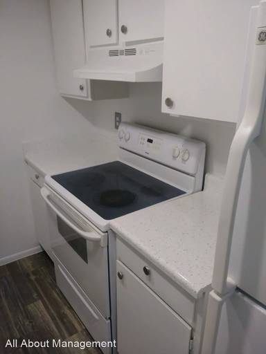 Main picture of 922 Lake Destiny Rd