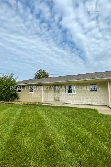 Main picture of 20875 S Miles St