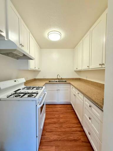 Main picture of 512 E Buckthorn St