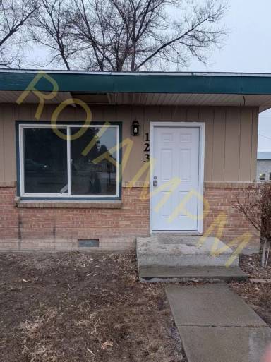 Main picture of 121 Main St