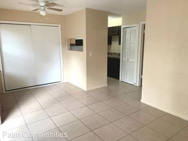 Main picture of 207 N Pinewood Ave