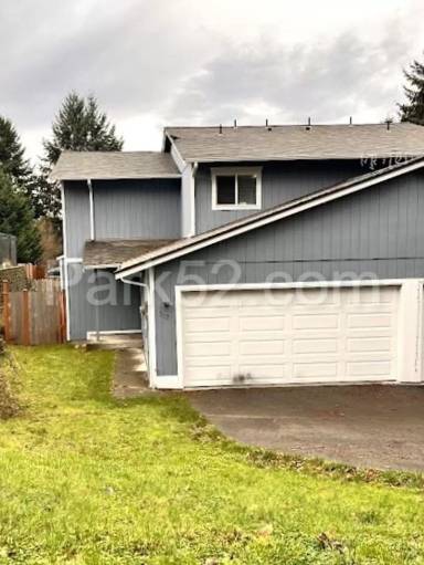 Main picture of 112 126th St E