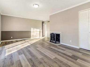 Main picture of 1611 N Nightingale Dr