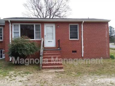 Main picture of 1934B Raleigh Rd
