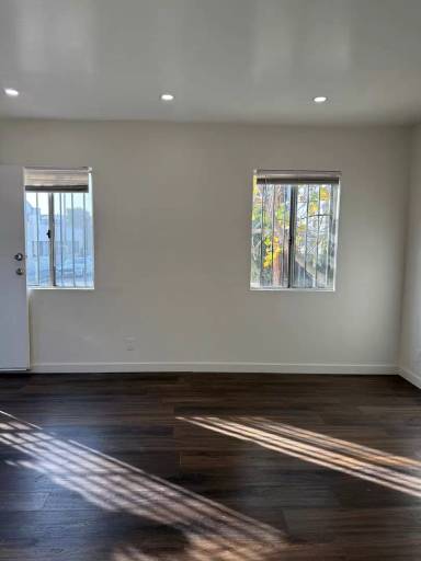 Main picture of 1318 N Serrano Ave