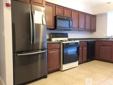 Main picture of 63 Meadowood Dr