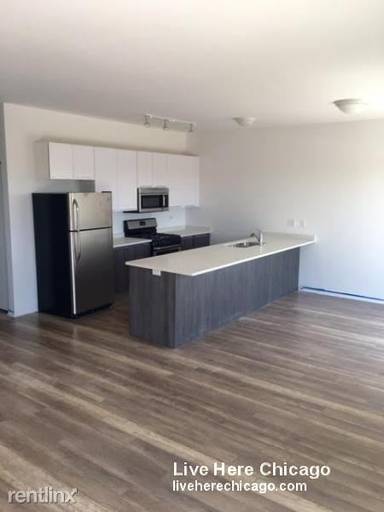 Main picture of 2700 W North Ave