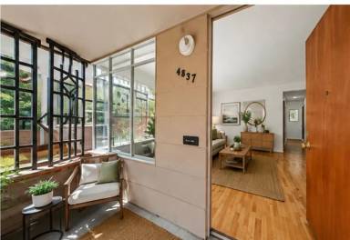 Main picture of 4835 Fauntleroy Way SW