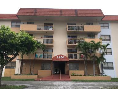 Main picture of Garden Lake Towers