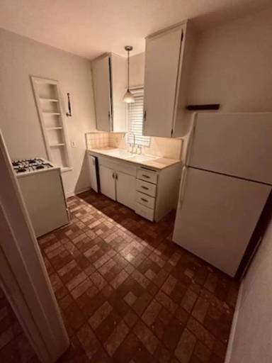 Main picture of 66201 Acoma Ave