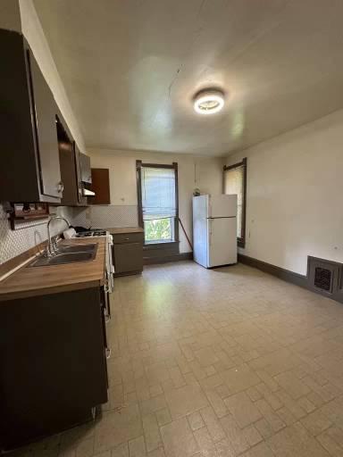 Main picture of 750 8th St