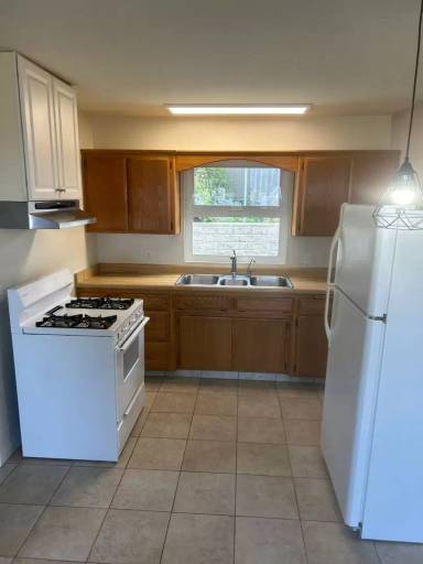 Main picture of 2077 Ironwood Ave