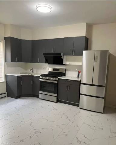 Main picture of 440 Autumn Ave