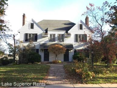 Main picture of 2920 E Superior St