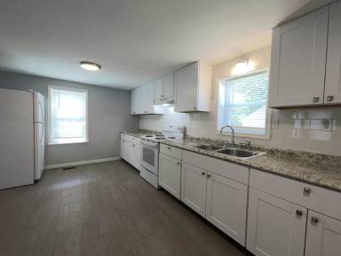Main picture of 305 Brookline Ave