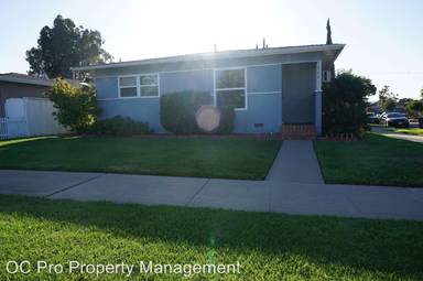 Main picture of 792 N Orange St