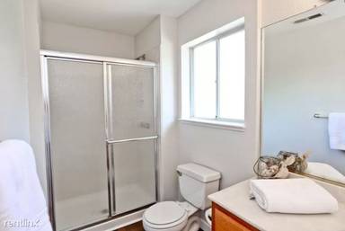 Main picture of 2180 Grove Way