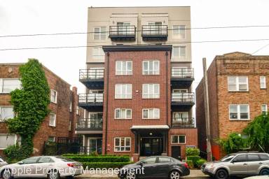 Main picture of 319 Summit Ave E
