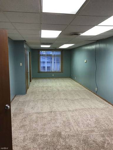 Main picture of 142 1/2 N Main St