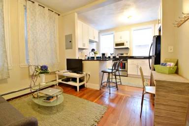 Main picture of 20 Moon St