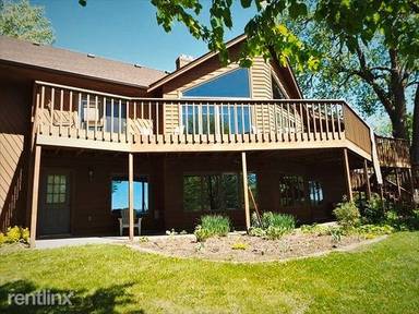Main picture of 323 Sawmill Ln