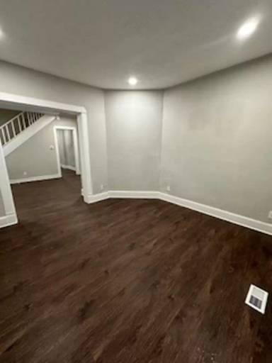 Main picture of 3330 Graceland Ave