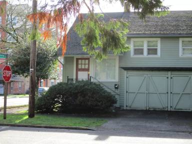 Main picture of 212 W 12th Ave