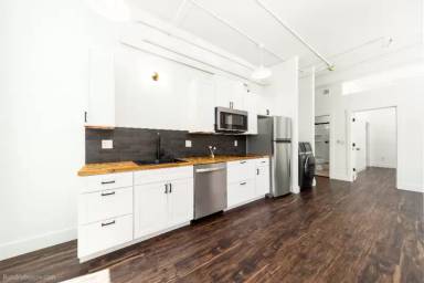 Main picture of 7 S Howard St