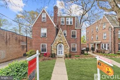 Main picture of 721 Erie Ave