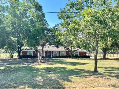 Main picture of 5604 Gregory Ln
