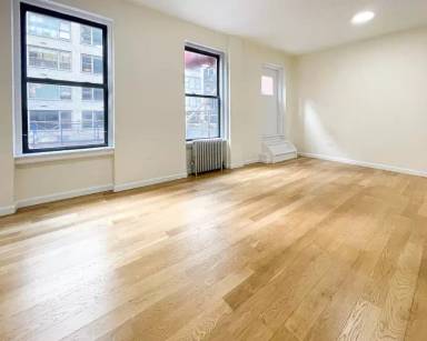 Main picture of 54 W 56th St