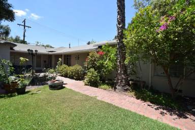 Main picture of 11444 1/2 Riverside Dr