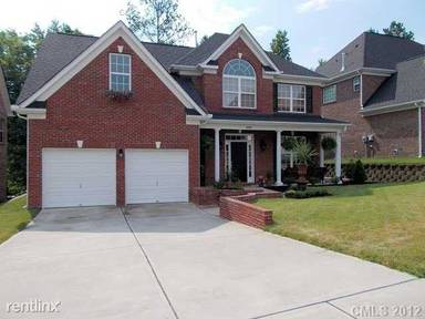 Main picture of 2850 Bivins St