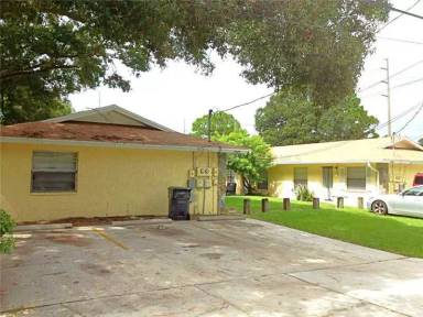 Main picture of 7222 N Sterling Ave
