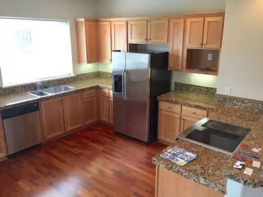 Main picture of 10382 SW Hollyridge Ln
