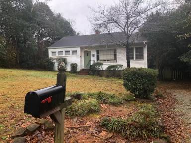 Main picture of 475 Woodlawn Ave